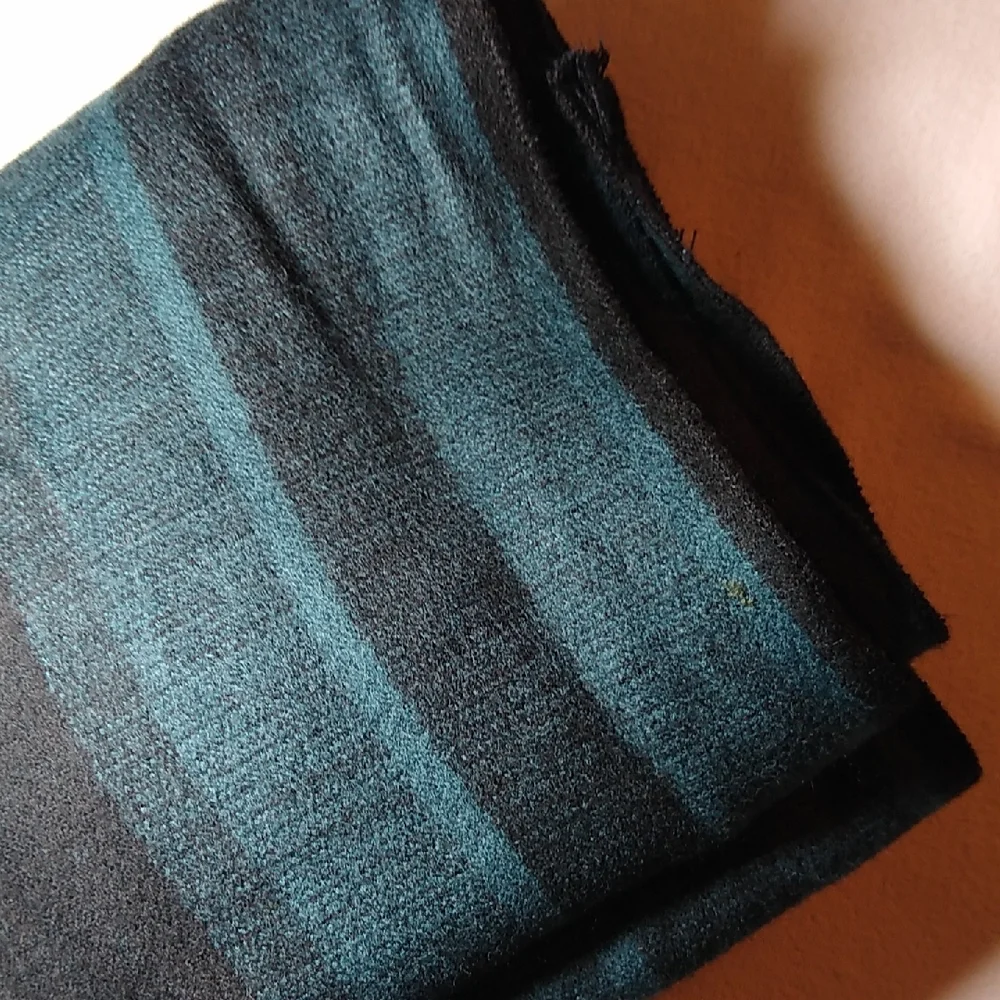 NWOT Van Heusen Teal & Black Scarf